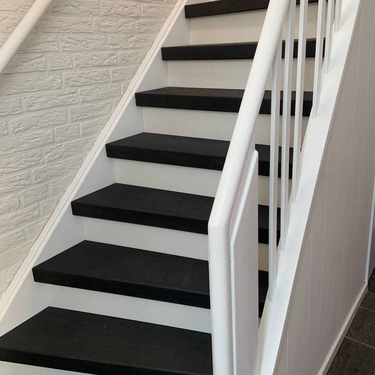 Houten trapbekleding Black geolied